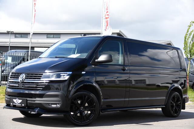 Volkswagen TRANSPORTER 2.0 TDI L2H1 30 Highline Black Edition Adaptieve Cruise, Camera, Carplay, 150pk, Trekhaak, Stoelverwarming, LED, Automaat, Standkachel, Sensoren, Uniek!