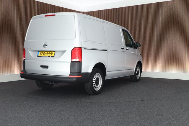 Volkswagen TRANSPORTER 2.0 TDI 110pk L1H1 Bijrijdersbank Navigatie Airco Cruise Control