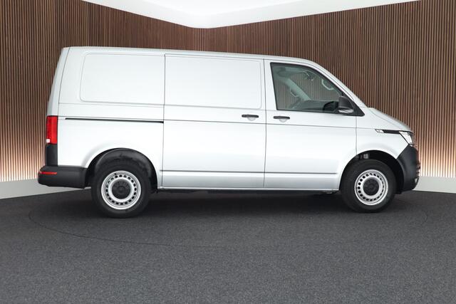 Volkswagen TRANSPORTER 2.0 TDI 110pk L1H1 Bijrijdersbank Navigatie Airco Cruise Control