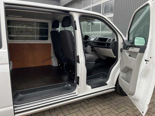 Volkswagen TRANSPORTER Kombi 2.0 TDI L1H1 BTW EN BPM VRIJ!! Airco Trekhaak 2500 kg trekgewicht Telefoonverbinding Groeps vervoer Taxi Combi Tourer Passenger