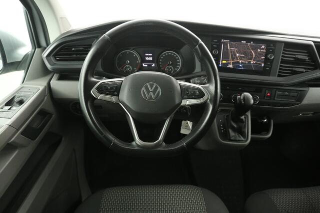 Volkswagen TRANSPORTER 2.0 TDI L2H1 150PK | Aut. | Airco | Adap. Cruise | Camera | 3 Zits | Trekhaak | Carplay