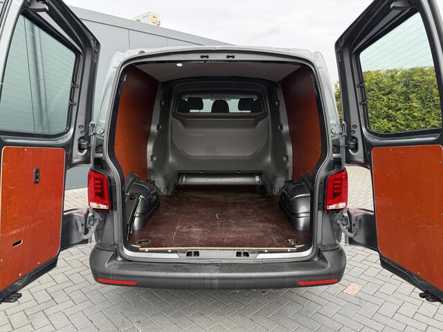 Volkswagen TRANSPORTER 2.0 TDI / L2H1 / 5-PERS DUBBELE CABINE / 1e EIG. / ZEER NETJES!! / AIRCO / CRUISE / ISOFIX