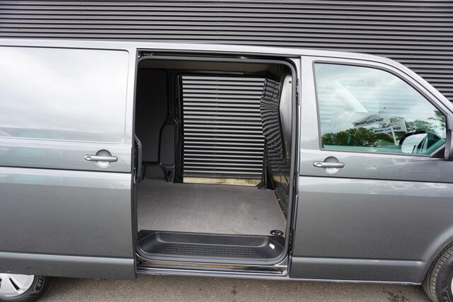 Volkswagen TRANSPORTER 150pk Automaat L2 2x Schuifdeur LED Trekhaak Apple Carplay ACC Cruise control Camera Parkeersensoren