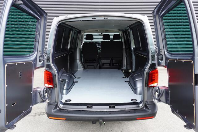 Volkswagen TRANSPORTER 150pk Automaat L2H1 Appe Carplay ACC Cruise control Airco Trekhaak 270° deuren