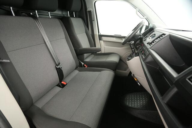 Volkswagen TRANSPORTER 2.0 TDI L2H1 140PK | Airco | 3 Zits | Trekhaak | 2xSchuifdeur | Parkeersens.