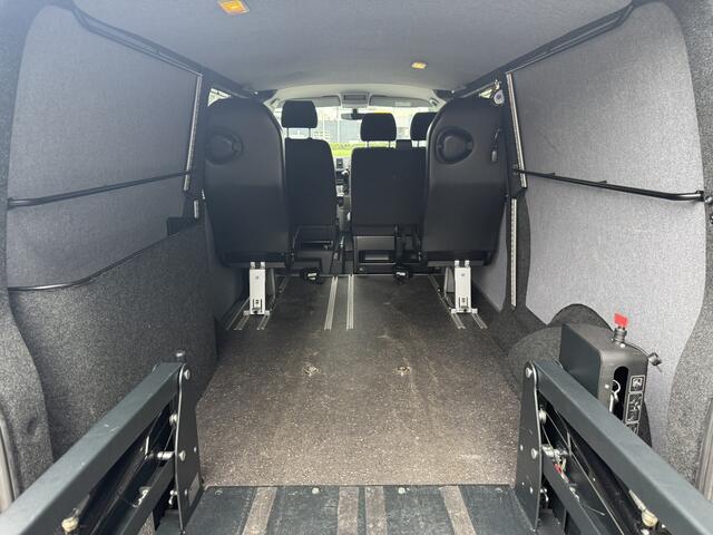 Volkswagen TRANSPORTER 5+1 Rolstoelbus 2.0 TDI L2H1 DC Highline (Zeer mooie en complete rolstoelbus met Automaat!)