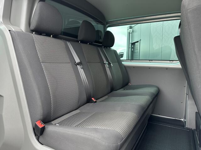 Volkswagen TRANSPORTER 2.0 TDI 150 PK DSG AUTOMAAT HIGLINE / ** 19.778 KM ** / DUBBELE CABINE / ADAPTIVE CRUISE / TREKHAAK / 6 PERSOONS