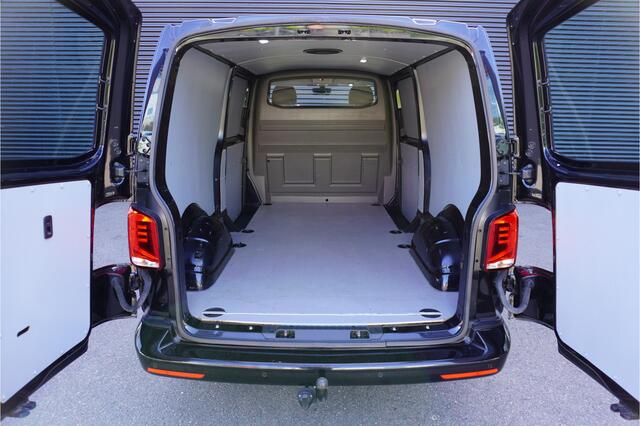 Volkswagen TRANSPORTER 199pk Automaat Bulli 2H1 Apple Carplay Camera Navigatie 2x Schuifdeur LED Trekkhaak Stoelverwarming Digitaal dashboard