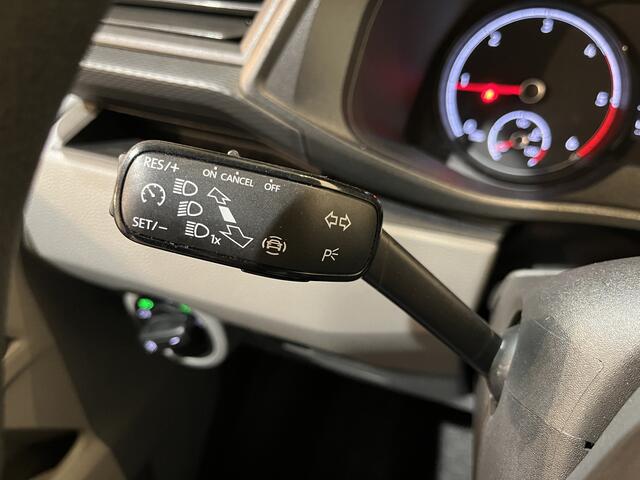 Volkswagen TRANSPORTER 2.0 TDI L1H1 150 PK Automaat / Euro 6 / Airco / CarPlay / Cruise Control Adap. / Navigatie / PDC / 3-Zits