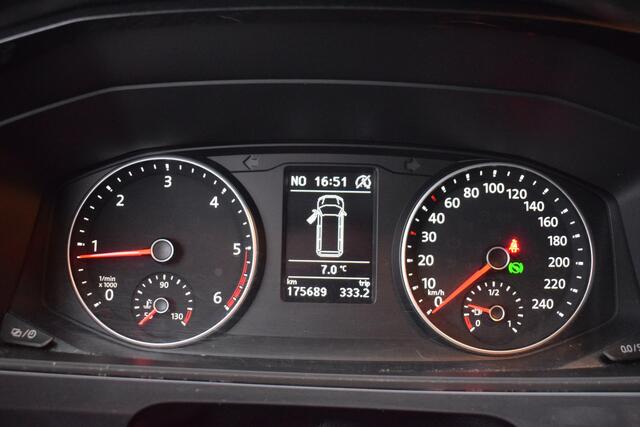 Volkswagen TRANSPORTER Multivan 2.0 TDI L2H1 DubbelCabine Highline Nwe motor! Leer | Automaat | Trekhaak | Sidebars