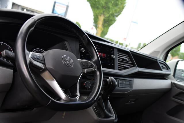 Volkswagen TRANSPORTER 2.0 TDI L1H1 30 PB Edition Camera, Cruise, Carplay, 199pk, Automaat, Trekhaak, Multimedia, Sensoren, Uniek!