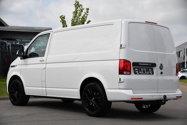 Volkswagen TRANSPORTER 2.0 TDI L1H1 30 PB Edition Camera, Cruise, Carplay, 199pk, Automaat, Trekhaak, Multimedia, Sensoren, Uniek!