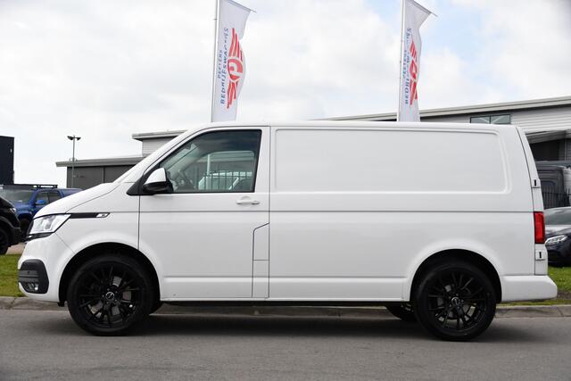 Volkswagen TRANSPORTER 2.0 TDI L1H1 30 PB Edition Camera, Cruise, Carplay, 199pk, Automaat, Trekhaak, Multimedia, Sensoren, Uniek!