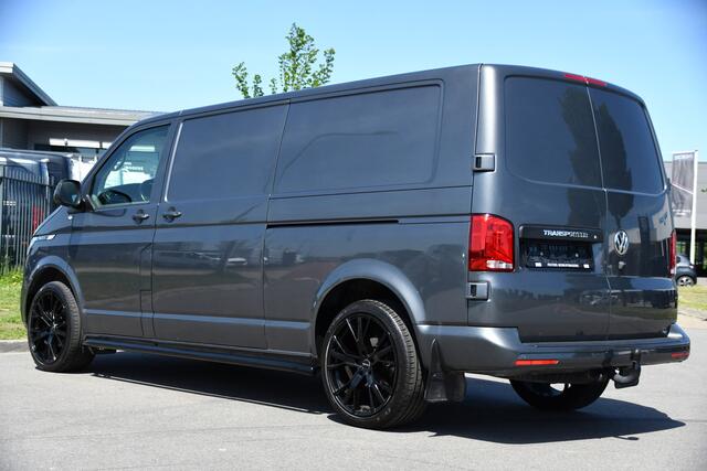 Volkswagen TRANSPORTER 2.0 TDI L2H1 30 Bulli Virtual Cockpit, Adaptieve Cruise, Camera, 150pk, 2 x Schuifdeur, Stoelverwarming, Standkachel, LED, Automaat, Uniek!
