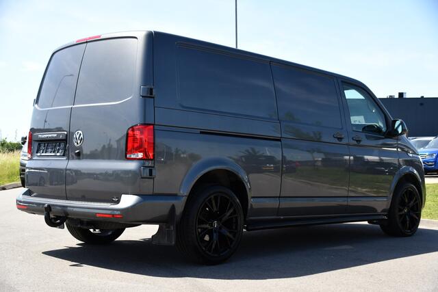 Volkswagen TRANSPORTER 2.0 TDI L2H1 30 Bulli Virtual Cockpit, Adaptieve Cruise, Camera, 150pk, 2 x Schuifdeur, Stoelverwarming, Standkachel, LED, Automaat, Uniek!