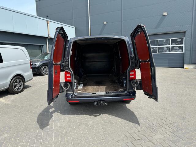 Volkswagen TRANSPORTER 2.0 TDi L2H1 Aut. Navi Trekhaak 2 schuifdeuren