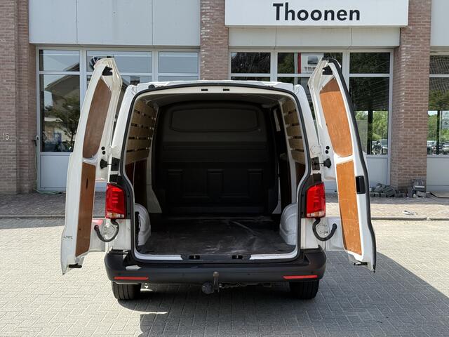 Volkswagen TRANSPORTER 2.0 TDI L2H1 28 | Trekhaak | Camera