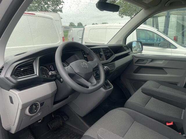 Volkswagen TRANSPORTER 2.0 TDI L2H1 28 BPM Vrij/(Complete inrichting Sortimo)/150pk/Camera