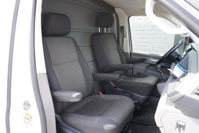 Volkswagen TRANSPORTER 2.0 TDI 150PK EURO 6 - Airco - Cruise - PDC - ¤ 15.900,- Excl.