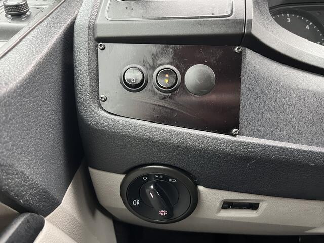 Volkswagen TRANSPORTER 2.0 TDI L2H1 DC Kipper Airco trekhaak 2200kg Trekgewicht 1e eigenaar Dealer onderhouden Telefoonverbinding Kieper P-up Open laadbak Hoge schotten 6-Persoons Euro 6 Bpm vrij!!