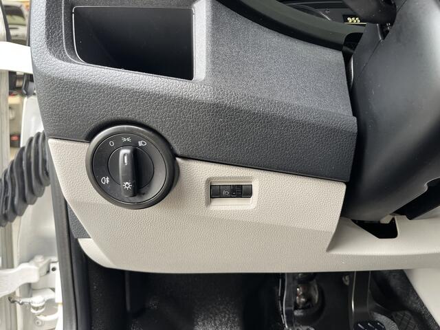 Volkswagen TRANSPORTER Kombi 2.0 TSI L2H1 Benzine 9-Persoons Airco Trekhaak 2500kg trekgewicht Kombi Personenbus Passenger Groepsvervoer Taxi