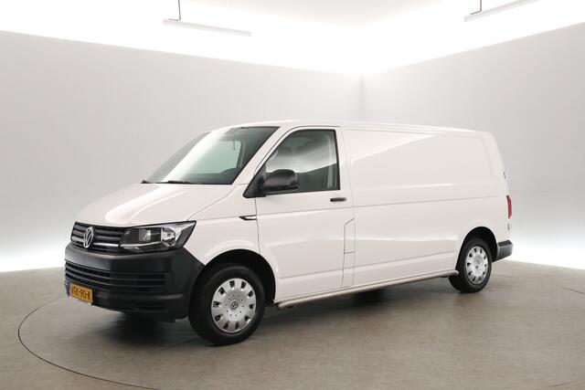 Volkswagen TRANSPORTER 2.0 TDI L2H1 140PK | Airco | Cruise | Trekhaak | 3 Zits | Sidebars