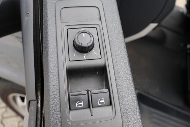 Volkswagen TRANSPORTER 2.0 TDI L2H1 204 PK! Trendline Pdc V+A, Navi, Airco, ACC