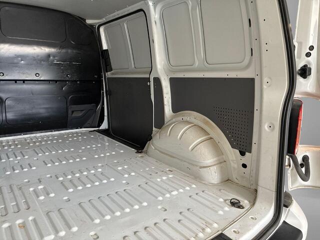 Volkswagen TRANSPORTER 2.0 TDI 150pk DSG L1H1 28 Bulli · Apple/Android Car Play · Afneembare Trekhaak · Cruise Control · Airco · Navigatie · Parkeersensoren ·