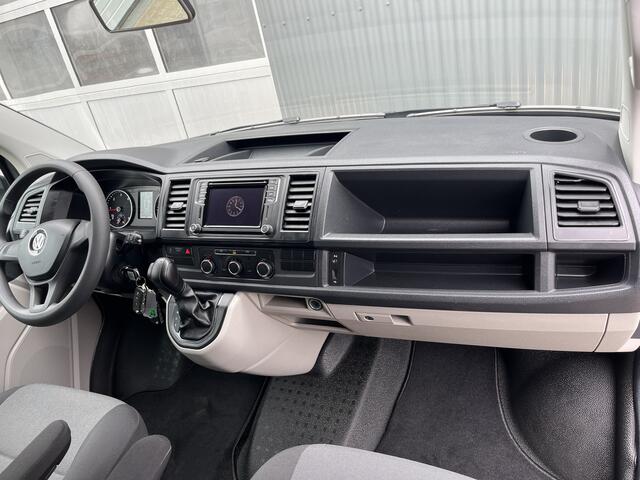 Volkswagen TRANSPORTER 2.0 TDI L1H1 Btw en Bpm vrij!! 2xschuifdeur Automaat Trekhaak 2500kg Airco Cruise controle Navigatie Apple carplay Parkeerhulp voor en achter 2-Persoons