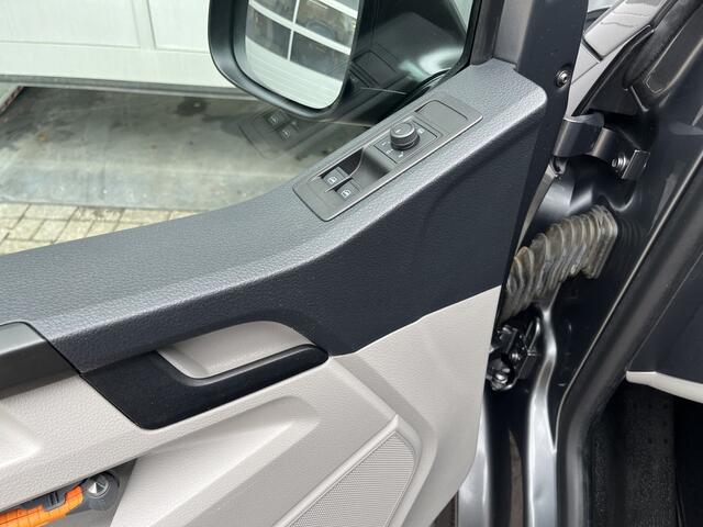 Volkswagen TRANSPORTER 2.0 TDI L1H1 Btw en Bpm vrij!! 2xschuifdeur Automaat Trekhaak 2500kg Airco Cruise controle Navigatie Apple carplay Parkeerhulp voor en achter 2-Persoons