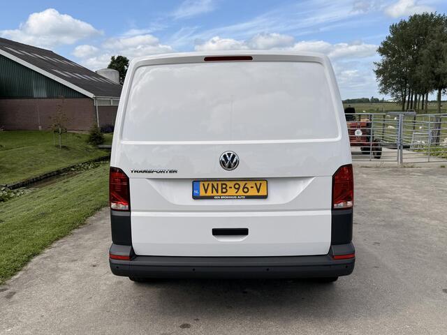 Volkswagen TRANSPORTER 2.0 TDI 150PK L1H1 | RIEM V.V | DSG | CARPLAY | 2 SCH.DEUREN | DLR.ONDERHOUDEN | EURO-6 | TOPSTAAT | NAP |