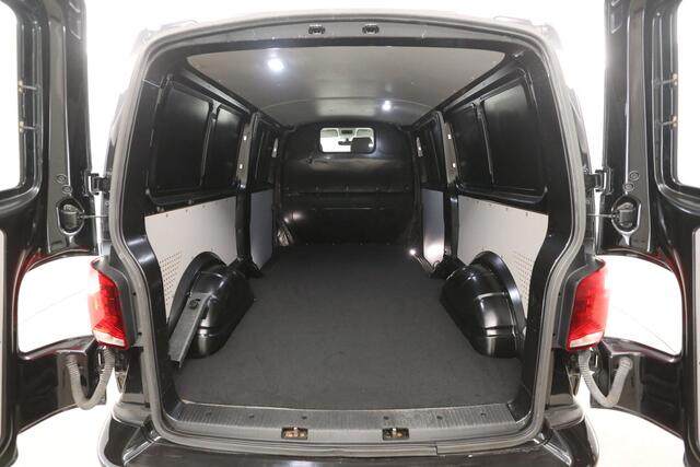 Volkswagen TRANSPORTER 2.0 TDI L2H1 150PK | Automaat | Airco | Cruise | Camera | Carplay | 2xSchuifdeur | Trekhaak