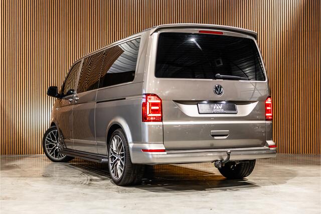 Volkswagen TRANSPORTER 2.0 TDI L2H1 DC Highline | Schuifdak | ACC | Bi-Xenon | Camera | Stoelverwarming | Navigatie | Alcantara bekleding | Trekhaak | L+R Schuifdeur | 20'' Sport velgen | Orig. NL Auto | NAP Logisch | Nieuwe APK