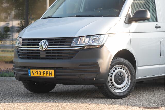 Volkswagen TRANSPORTER 2.0 TDI L2H1 32 Automaat | Adapt. Cruise | PDC | Betimmering |