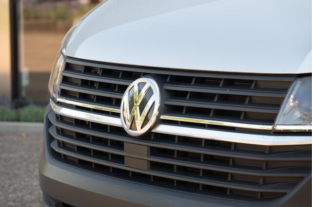 Volkswagen TRANSPORTER 2.0 TDI L2H1 32 Automaat | Adapt. Cruise | PDC | Betimmering |