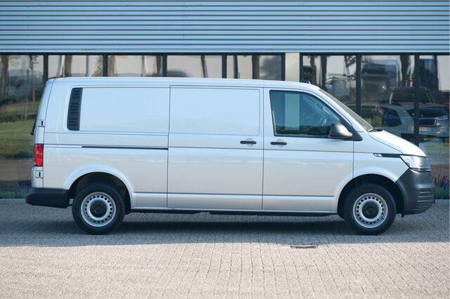 Volkswagen TRANSPORTER 2.0 TDI L2H1 32 Automaat | Adapt. Cruise | PDC | Betimmering |