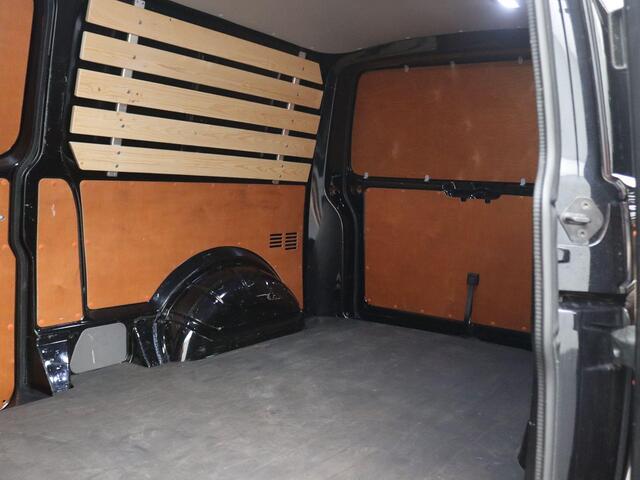 Volkswagen TRANSPORTER 2.0 TDI L2H1 28 Highline 150 PK DSG Dubbele schuifdeur, Lat om lat betimmering, Trekhaak, Parkeersensoren voor en achter, Achterklep, 16" LM Velgen, Zijschuifdeur links en rechts, Adaptieve Cruise Control, Navi, PDC voor en achter