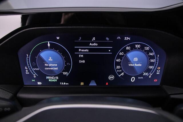 Volkswagen TRANSPORTER T7 2.5 eHybrid 233pk L2 Bulli T7 2.5 eHybrid 233pk L2 Bulli | Plug-in Hybrid | Stoel + stuurverwarming | Adaptieve Cruise Control |