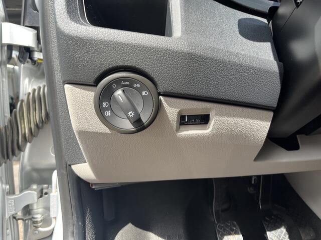 Volkswagen TRANSPORTER 2.0 TSI L2H1 Benzine Dubbele Schuifdeur Airco Cruise controle Bpm vrij Trekhaak Klep achter Omvormer Standkachel Euro 6 Benzine Ideaal voor ombouw naar Camper !!