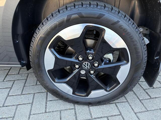 Volkswagen TRANSPORTER Caravelle 2.5 L2H1 eHybrid Style