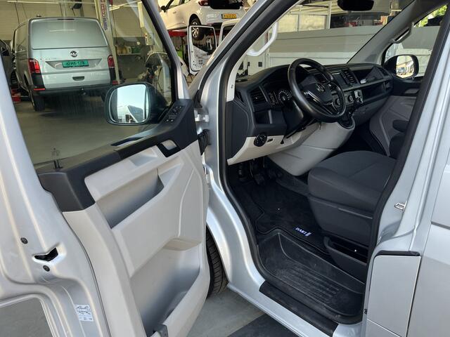 Volkswagen TRANSPORTER 2.0 TSI L2H1 Benzine Dubbele Schuifdeur Airco Cruise controle Bpm vrij Trekhaak Klep achter Euro 6 Benzine Ideaal voor ombouw naar Camper !!