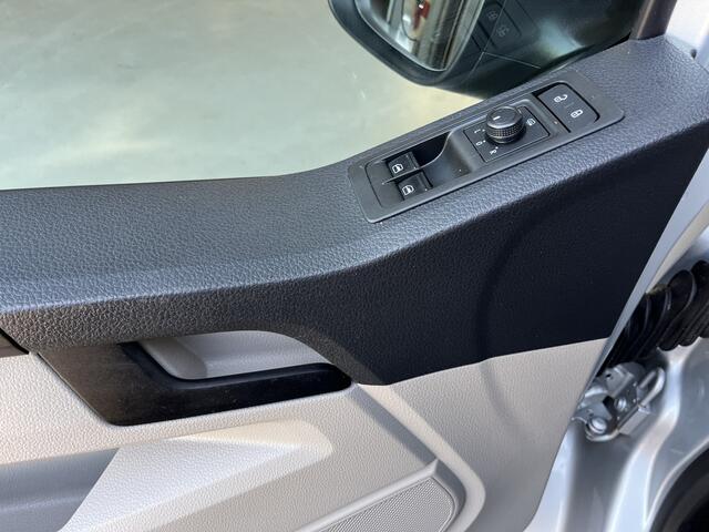 Volkswagen TRANSPORTER 2.0 TSI L2H1 Benzine Dubbele Schuifdeur Airco Cruise controle Bpm vrij Trekhaak Klep achter Euro 6 Benzine Ideaal voor ombouw naar Camper !!