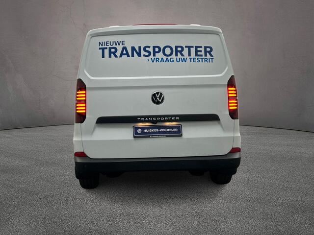 Volkswagen TRANSPORTER T7 2.0 TDI 110pk L1 | Camera | Cruise Control | Navigatie via Apple Carplay / Android Auto | Laadruimte betimmerd |