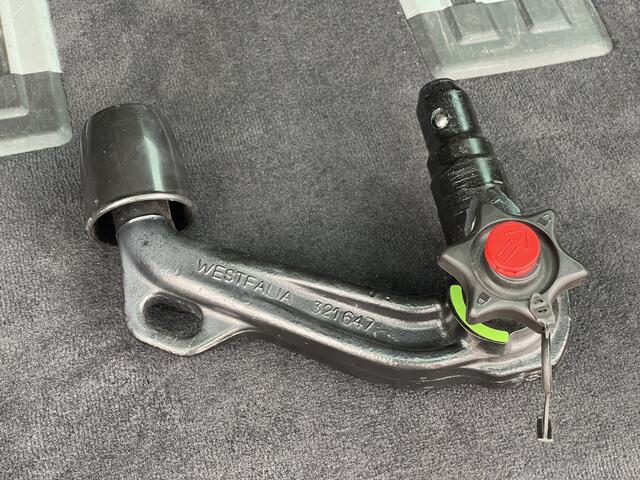 Volkswagen TRANSPORTER 2.0 TDI L2H1 30 DC Multivan | Automaat | Trekhaak | Navigatie | DAB | Apple Carplay | Elektrische Schuifdeur |
