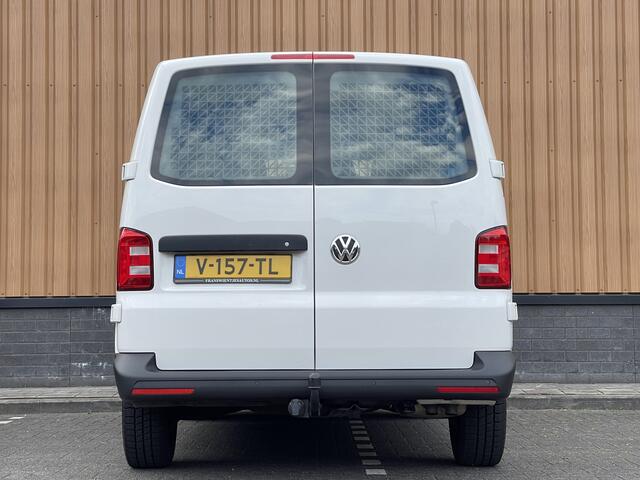 Volkswagen TRANSPORTER 2.0 TSI L1H1 | Benzine! | Trekhaak | Cruise Control | Parkeersensoren Achter | Voorruitverwarming | Apple Carplay | Android Auto |