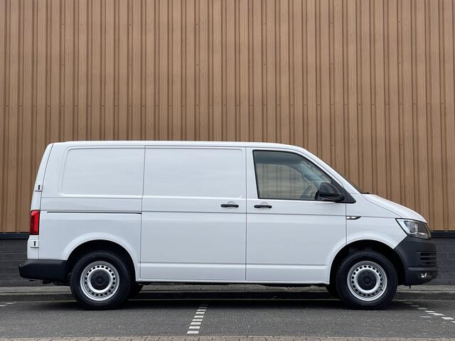 Volkswagen TRANSPORTER 2.0 TSI L1H1 | Marge! | Benzine! | Trekhaak | Cruise Control | Parkeersensoren Achter | Voorruitverwarming | Apple Carplay | Android Auto |