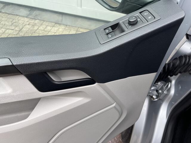 Volkswagen TRANSPORTER 2.0 TSI L2H1 Benzine Dubbele Schuifdeur Airco Cruise controle Bpm vrij Trekhaak Klep achter Omvormer Standkachel Euro 6 Benzine Ideaal voor ombouw naar Camper !!