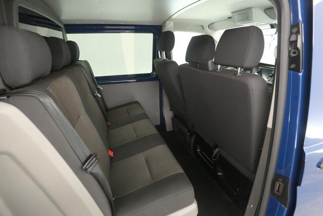 Volkswagen TRANSPORTER 2.0 TDI L2H1 150PK | DC | 6 Zits | Airco | Cruise | Carplay | Parkeersensoren