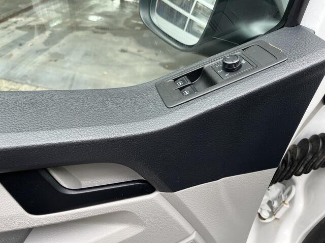 Volkswagen TRANSPORTER 2.0 TDI L2H1 DC 4Motion 150pk 4x4 Vierwielaandrijving Airco Cruise controle Telefoonverbinding Navigatie Apple carplay Trekhaak 2500kg Euro 6 Bpm vrij voor particulier gebruik!!