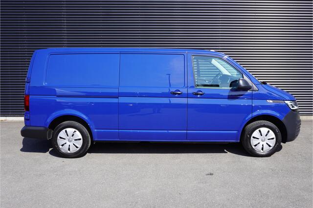 Volkswagen TRANSPORTER 30 150pk Automaat L2H1 LED Trekhaak Apple Carplay ACC Cruise control Standkachel Stoelverwarming Parkeersensoren